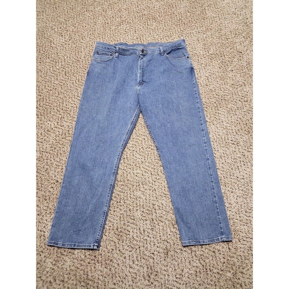 Wrangler Straight Leg Medium Wash Jeans Relaxed Fit Men's Size 42x30 - Picture 1 of 6